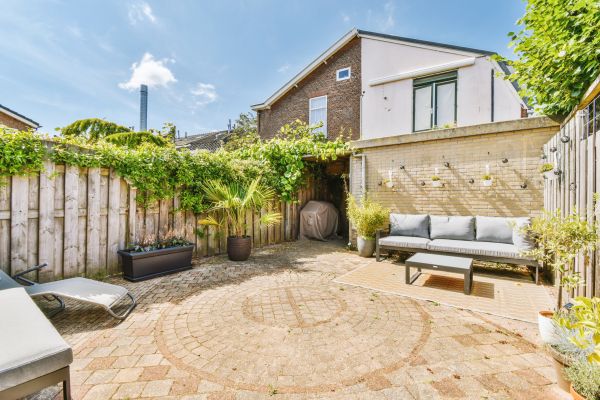 Cost of Courtyard Patio Service in Millsboro